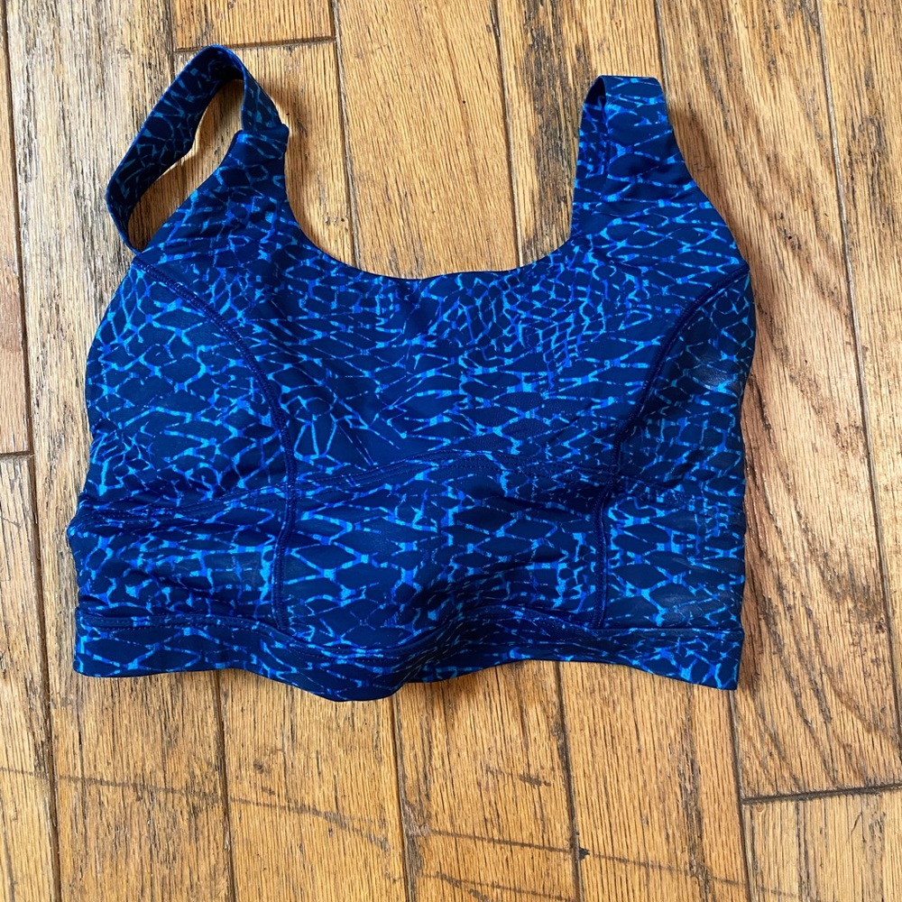 Lululemon sports bra